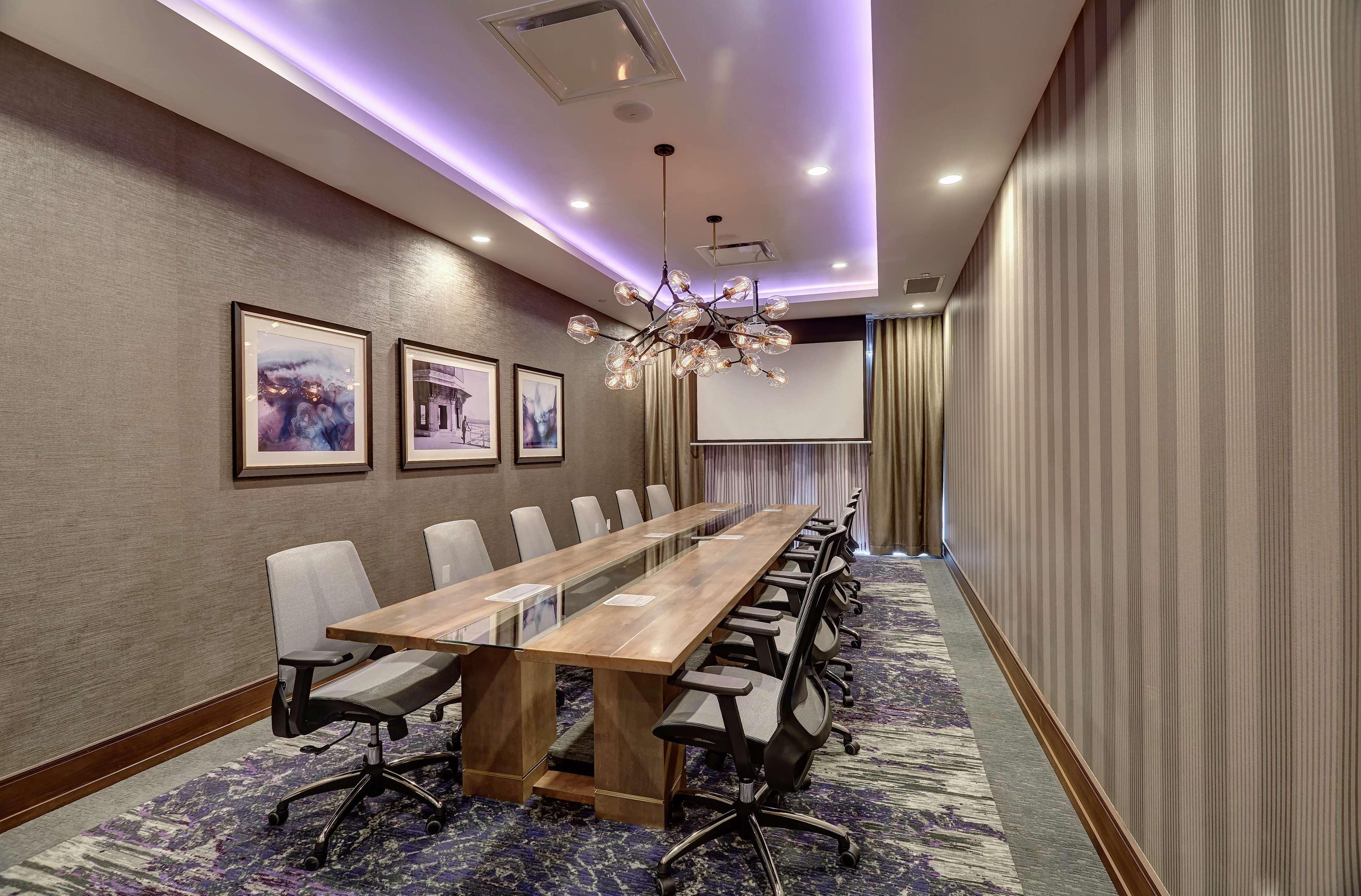 โฮม2 สวีท บาย ฮิลตัน โทรอนโต/แบรมป์ตัน ออนแทริโอ Hotel แบรมพ์ตัน ภายนอก รูปภาพ
